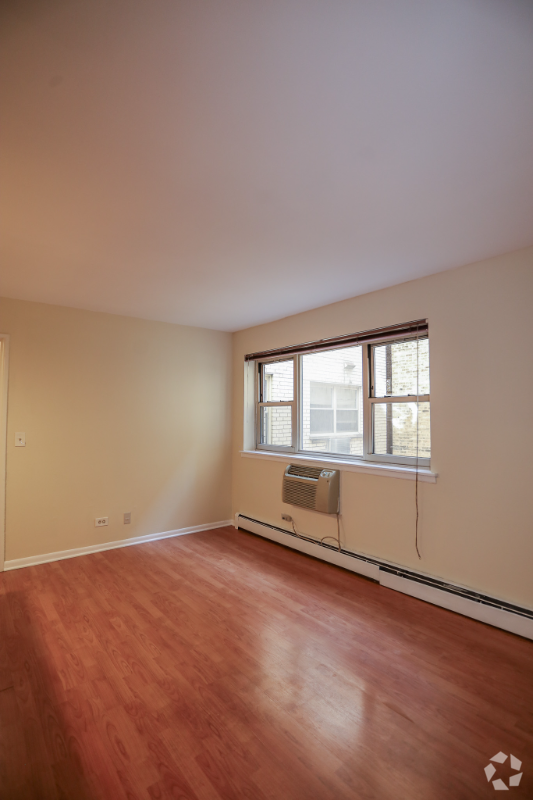 Building Photo - 459 W Briar Pl