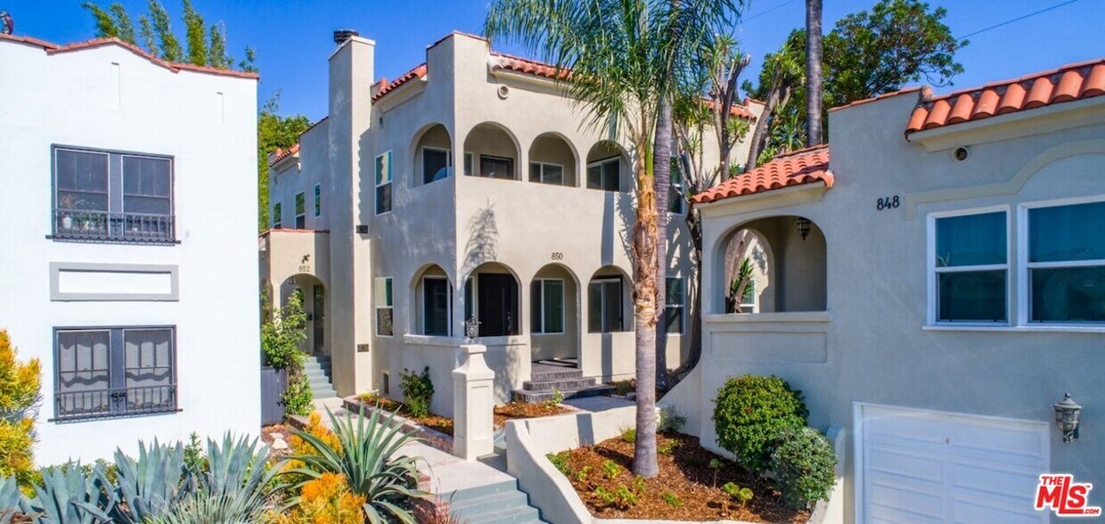 Foto principal - 850 Serrano Pl