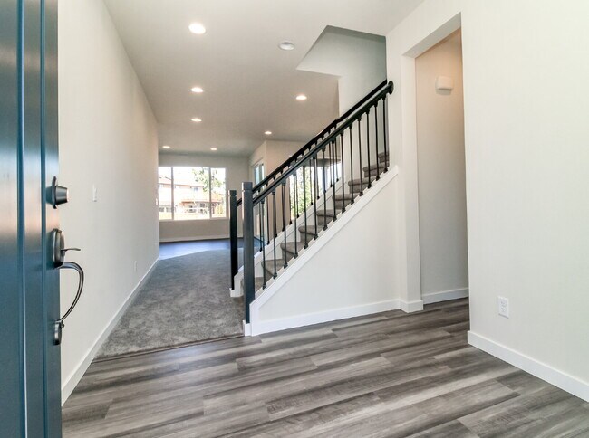 Foto del edificio - Scenic Auburn Living with Modern Comfort & Easy Seattle/Tacoma Access
