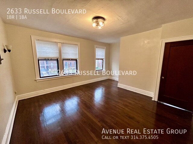 Foto del edificio - 2633 Russell Blvd