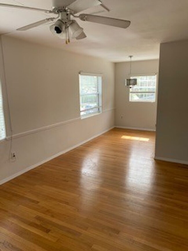 Building Photo - Delaney Park Apartment