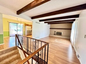 Building Photo - 1305 Overlook Dr