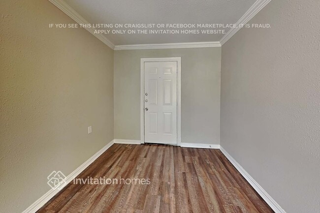 Building Photo - 208 Ennis St