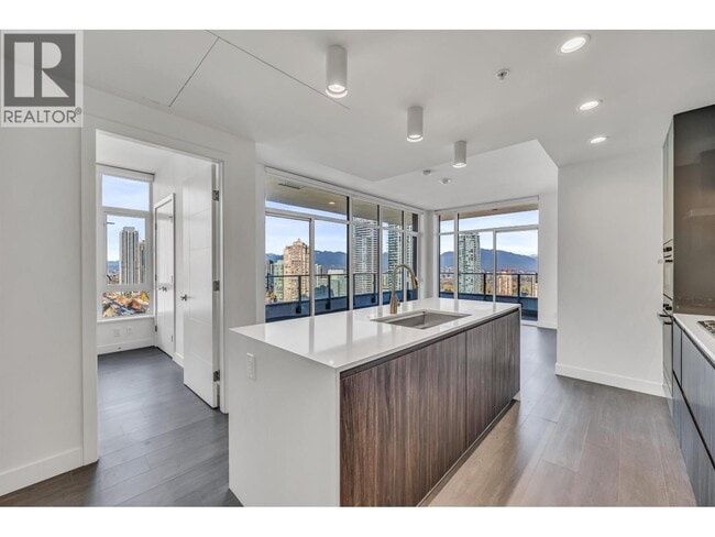 Photo du bâtiment - 6511 Sussex Ave