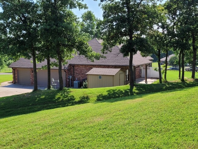 Building Photo - 14701 SE 83rd Ct