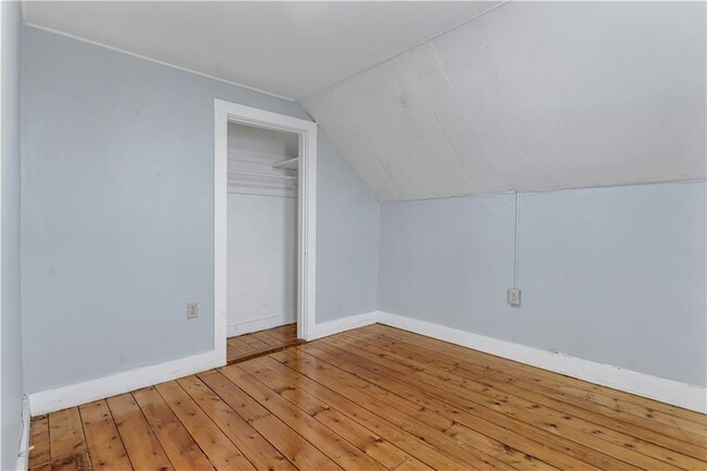 Building Photo - 244 Paradis Ave