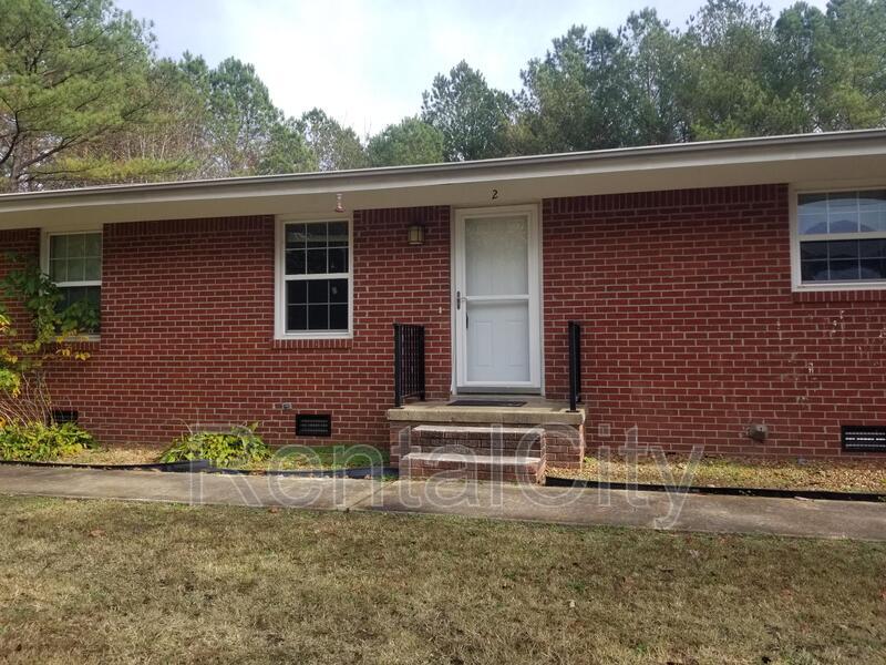 Foto principal - 948 Bear Creek Rd