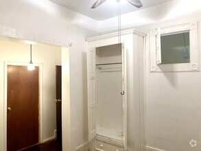 Building Photo - 70 Weirfield St