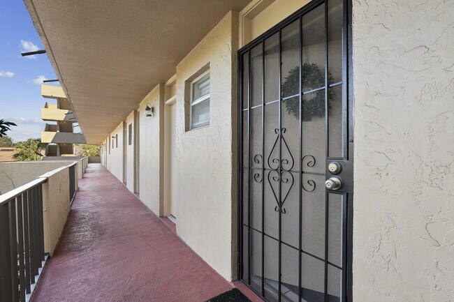 Building Photo - 406 NW 68th Ave