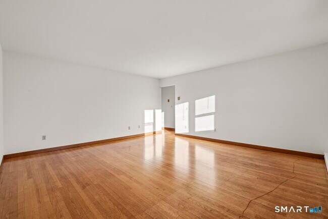 Building Photo - 16 Harold Ave