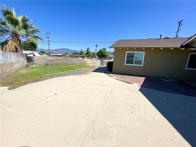 Building Photo - 326 E Juanita Ave