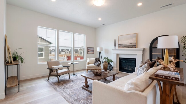 Family Room View #1 - 531 N Legend Way