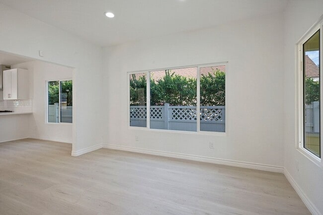 Building Photo - Renovated 3 bed / 1 bath in Pasadena