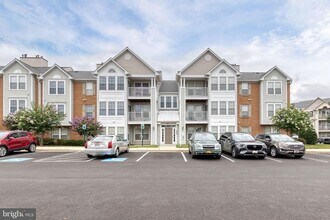 Building Photo - 2440 Blue Spring Ct