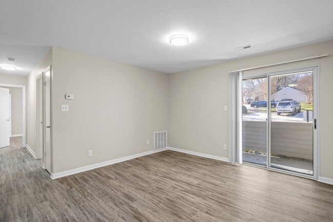Building Photo - Juniper Ridge I