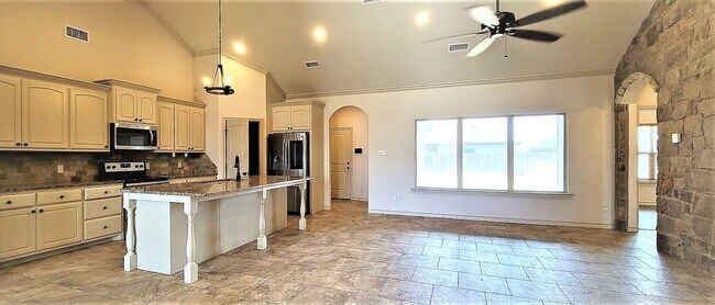 Foto del edificio - SPACIOUS 3/2/2 HOME CLOSE TO THE MEDICAL DISTRICT AND TEXAS TECH
