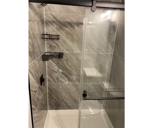 Foto del edificio - 3523 Edmondson Ave