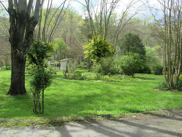 Foto del edificio - $1,600 - 2 Bed / 1.5 Bath House on Caney Fork with Stunning Landscaped Gardens