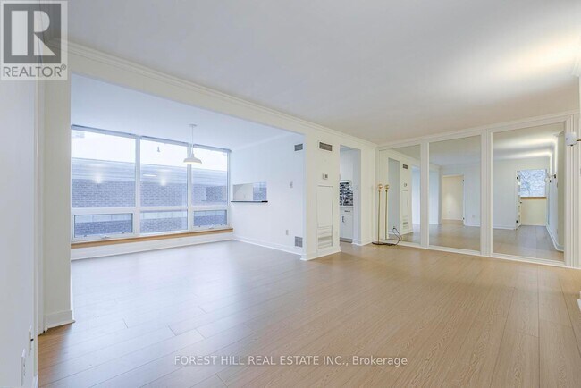 Building Photo - 1055 Bay St.