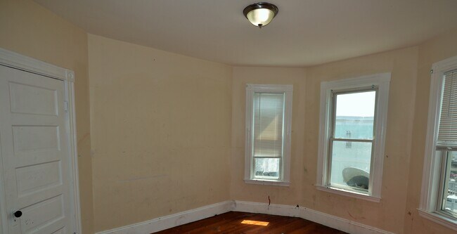 Building Photo - 4 Levant St