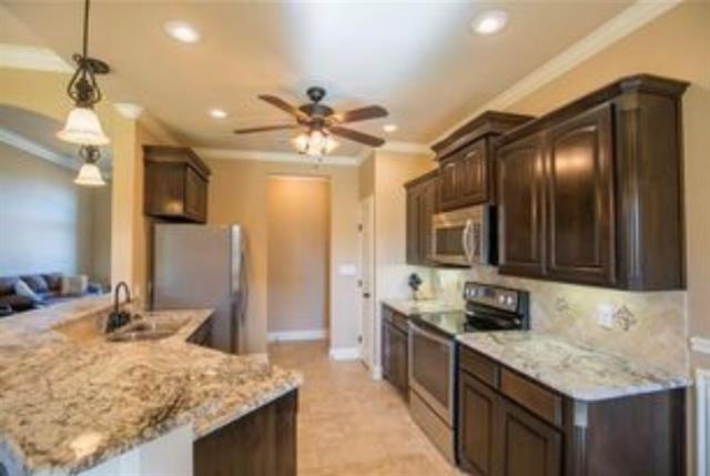 Building Photo - 7673 Florence Dr