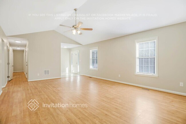 Foto del edificio - 729 Country Lake Ct