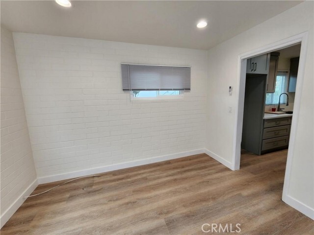 Foto del edificio - 8620 Lampson Ave