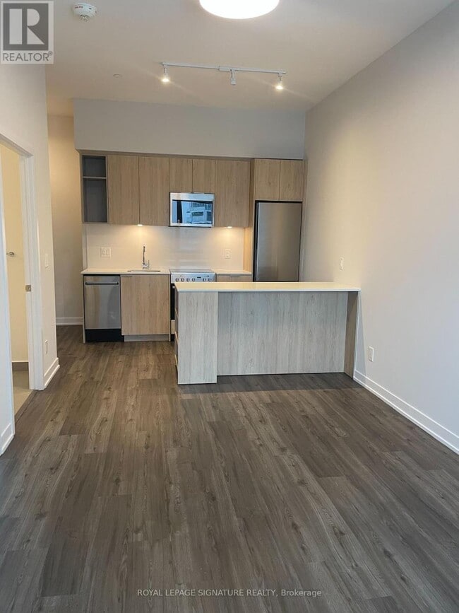 Building Photo - 25 Nicholas Ave