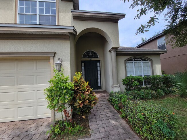 Building Photo - 2819 Roseglen Way