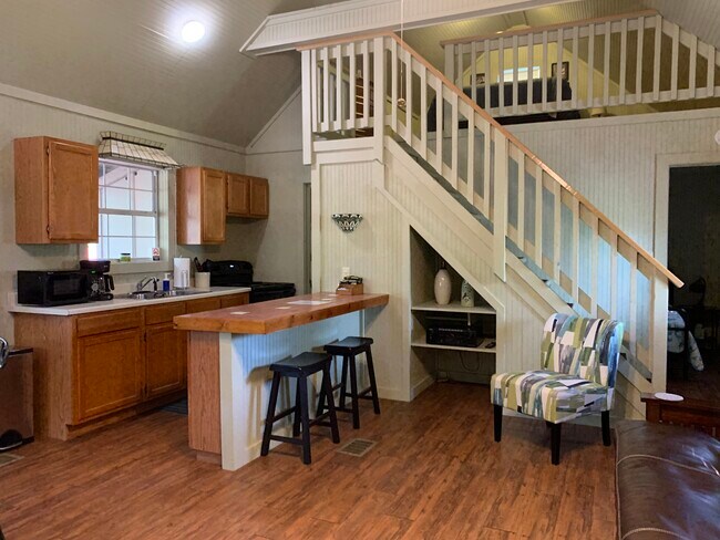 Building Photo - 1517 Lonesome