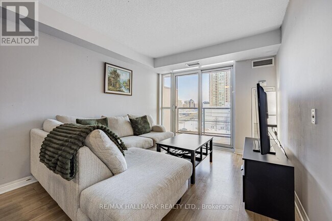 Photo du bâtiment - 83 Borough Dr