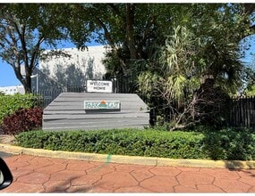 Building Photo - 10 NW 87th Ave