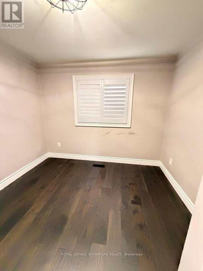 Photo du bâtiment - 10 Salisbury Cir