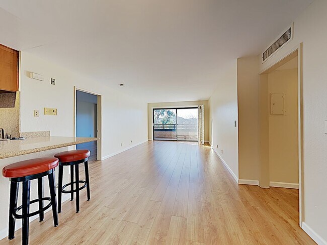 Building Photo - Great 2 bd/1.5 ba for Lease in Monterey Hills