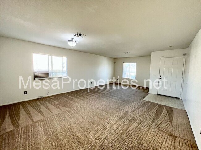 Foto del edificio - 13780 Sahara Ln
