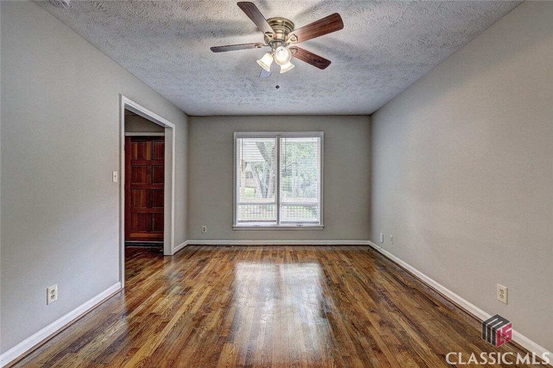 Foto principal - 215 Hubbard St