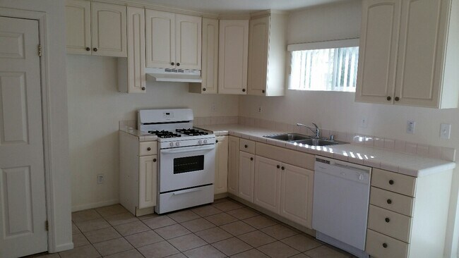 Foto del edificio - 15916 Sherman Way