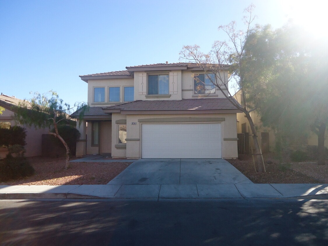 Primary Photo - SPACIOUS 5 BEDROOM