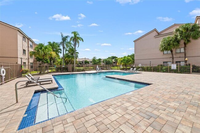 Foto del edificio - 2736 S University Dr