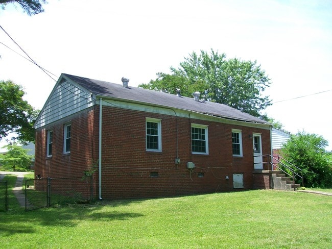 Building Photo - 1720 Glenview Rd