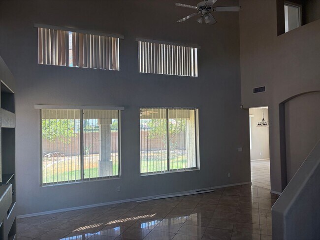 Building Photo - 1463 W Bluejay Dr