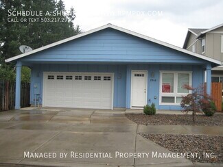 Building Photo - 2745 28th Pl