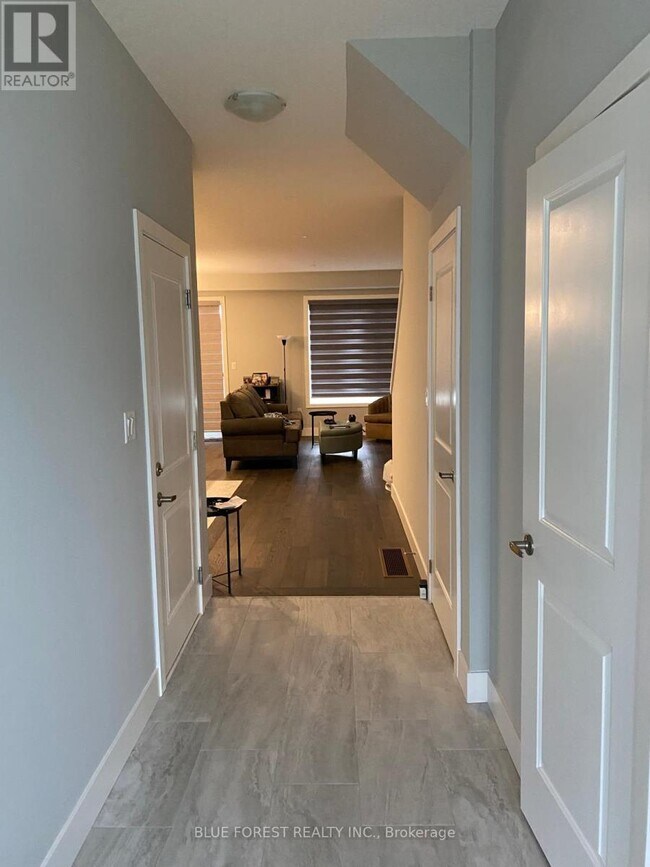 Photo du bâtiment - 177 Edgevalley Rd