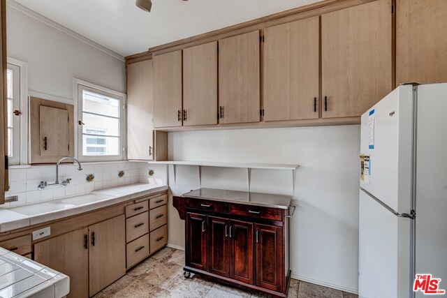 Building Photo - 201 S Doheny Dr