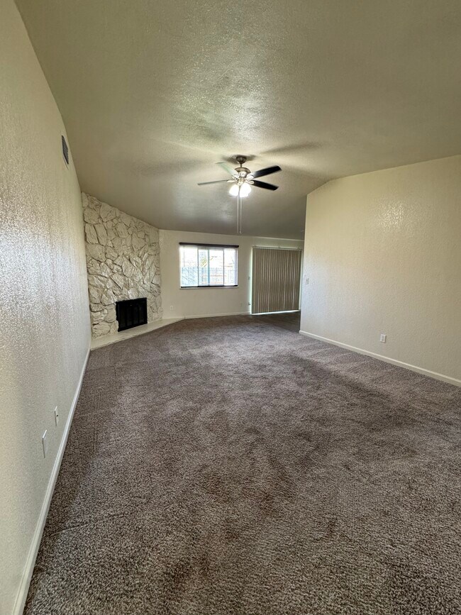 Foto del edificio - 113 Carney Cir