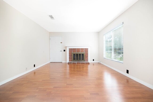 Building Photo - 10536 Greenford Dr