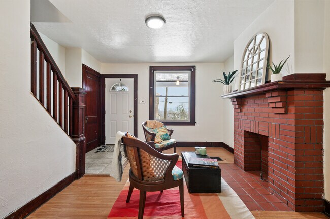 Foto del edificio - 2241 1/2 Hawthorne Ave