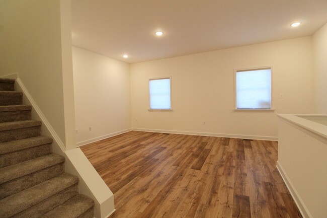 Foto del edificio - Brand-New Townhome for Rent – Available Now