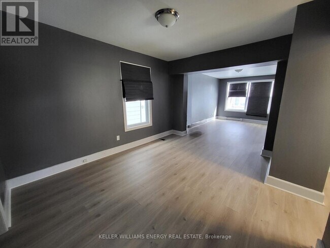 Photo du bâtiment - 225 Gibbons St