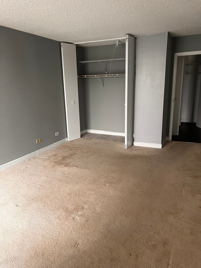 Building Photo - 200 N Dearborn St